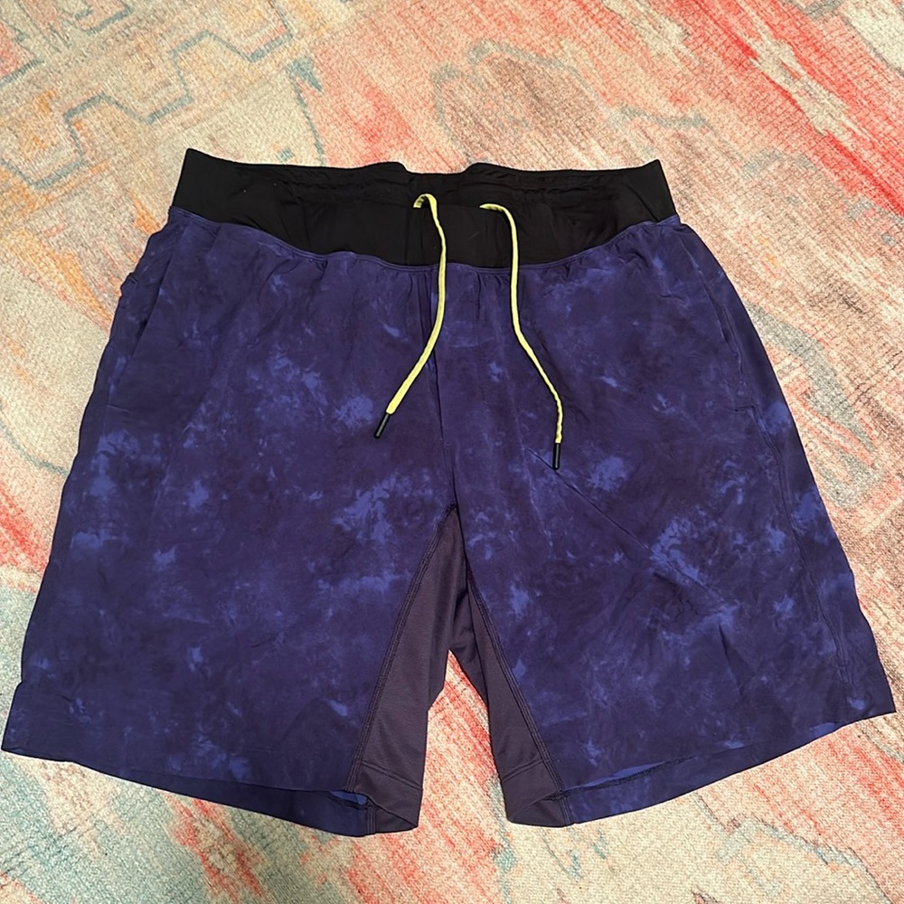 EUC Lululemon Men’s Lined Shorts